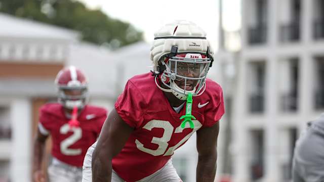 Deontae Lawson (32)